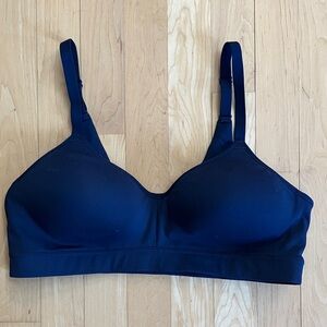 3/$20 Navy blue Powersoft pullover sports bra Old Navy Large
